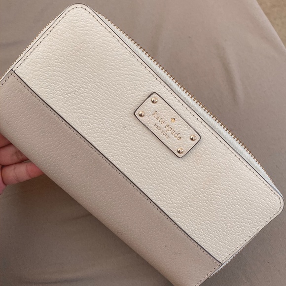 🚫SOLD on Mercari🚫 Kate Spade Wallet - Picture 1 of 2